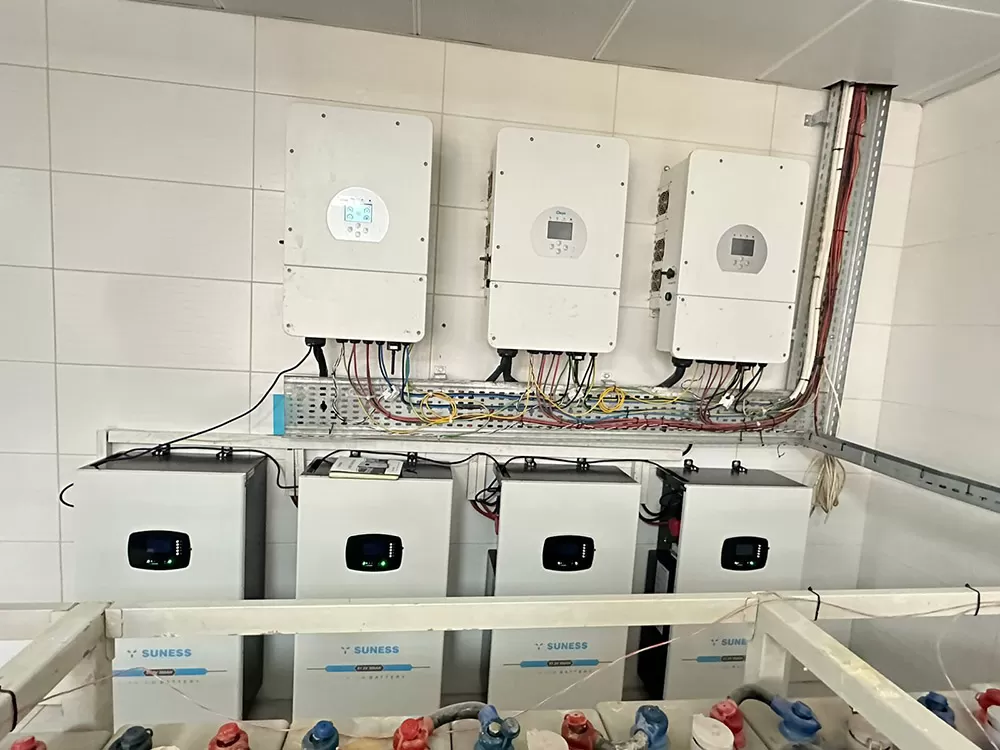 Sistema de almacenamiento de energ&iacute;a dom&eacute;stico de 60 KW para el hogar